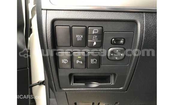 Buy Import Toyota Land Cruiser White Car in Import - Dubai in Curacao Buy Import Toyota Land Cruiser White Car in Import - Dubai in Curacao