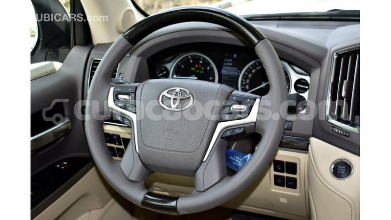 Big with watermark toyota land cruiser curacao import dubai 3077
