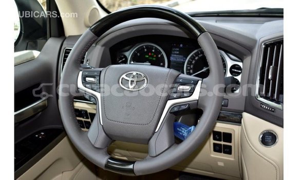 Buy Import Toyota Land Cruiser White Car in Import - Dubai in Curacao Buy Import Toyota Land Cruiser White Car in Import - Dubai in Curacao