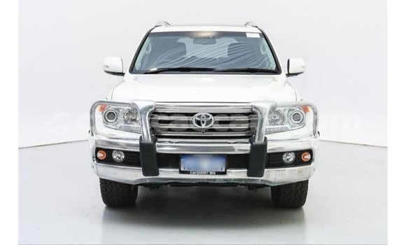 Buy Import Toyota Land Cruiser White Car in Import - Dubai in Curacao Buy Import Toyota Land Cruiser White Car in Import - Dubai in Curacao