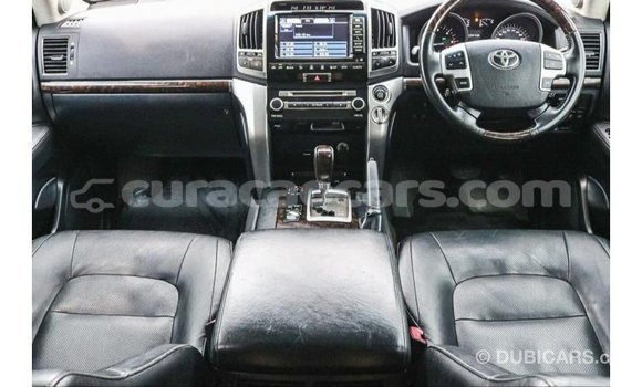 Buy Import Toyota Land Cruiser White Car in Import - Dubai in Curacao Buy Import Toyota Land Cruiser White Car in Import - Dubai in Curacao