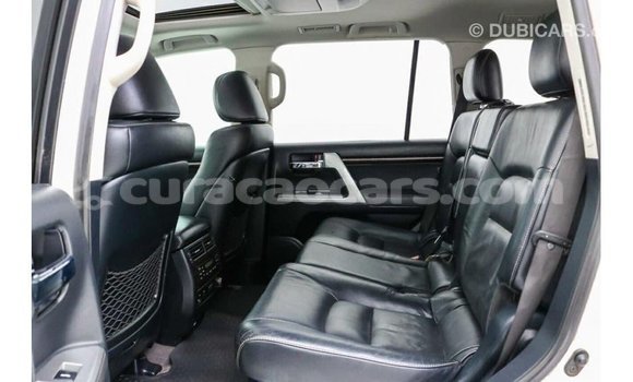 Buy Import Toyota Land Cruiser White Car in Import - Dubai in Curacao Buy Import Toyota Land Cruiser White Car in Import - Dubai in Curacao