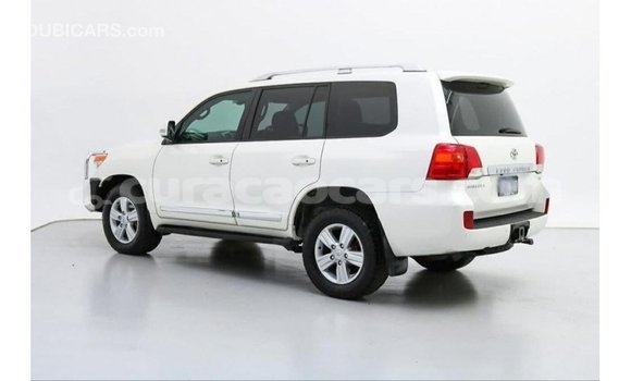 Buy Import Toyota Land Cruiser White Car in Import - Dubai in Curacao Buy Import Toyota Land Cruiser White Car in Import - Dubai in Curacao