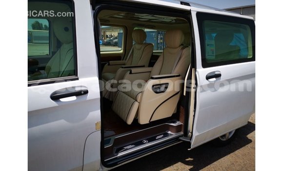 Buy Import Mercedes-Benz Vito White Car in Import - Dubai in Curacao Buy Import Mercedes-Benz Vito White Car in Import - Dubai in Curacao