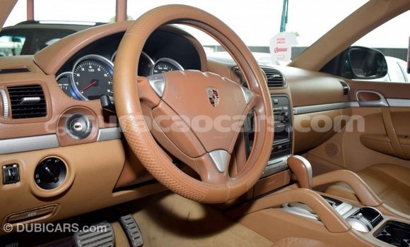 Buy Import Porsche Cayenne Green Car in Import - Dubai in Curacao Buy Import Porsche Cayenne Green Car in Import - Dubai in Curacao