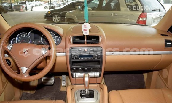Buy Import Porsche Cayenne Green Car in Import - Dubai in Curacao Buy Import Porsche Cayenne Green Car in Import - Dubai in Curacao