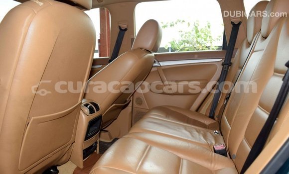 Buy Import Porsche Cayenne Green Car in Import - Dubai in Curacao Buy Import Porsche Cayenne Green Car in Import - Dubai in Curacao