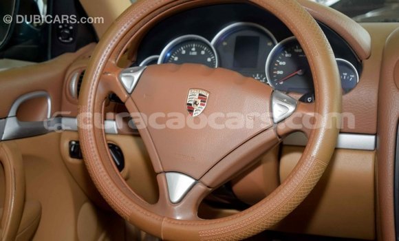 Buy Import Porsche Cayenne Green Car in Import - Dubai in Curacao Buy Import Porsche Cayenne Green Car in Import - Dubai in Curacao