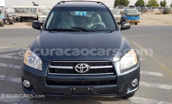 Buy Import Toyota HiAce Green Truck in Import - Dubai in Curacao Buy Import Toyota HiAce Green Truck in Import - Dubai in Curacao