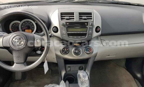 Buy Import Toyota HiAce Green Truck in Import - Dubai in Curacao Buy Import Toyota HiAce Green Truck in Import - Dubai in Curacao