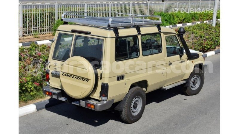 Big with watermark toyota land cruiser curacao import dubai 3133