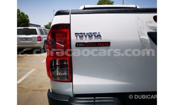 Buy Import Toyota Hilux White Car in Import - Dubai in Curacao Buy Import Toyota Hilux White Car in Import - Dubai in Curacao