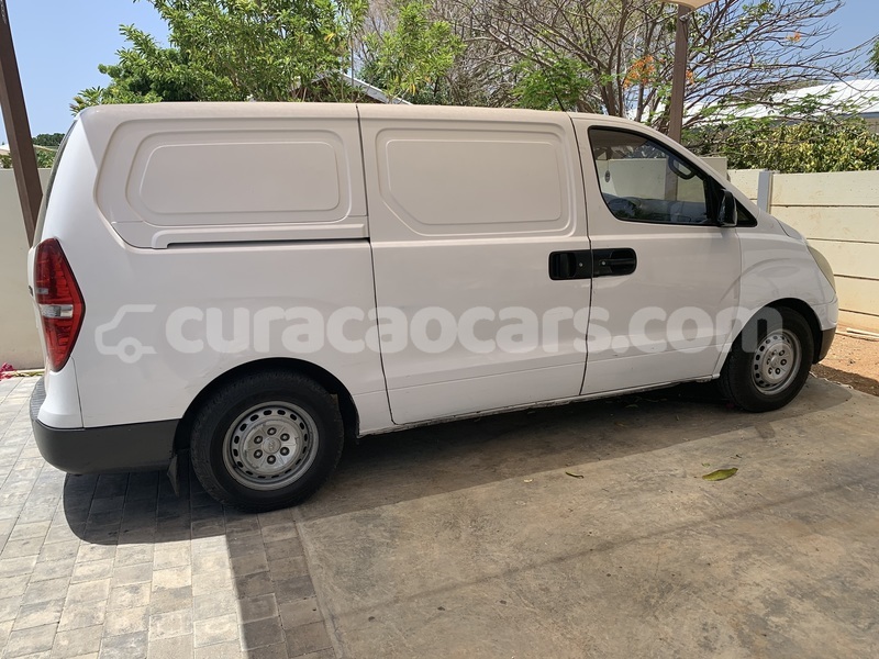 Big with watermark hyundai h1 curacao willemstad 3179