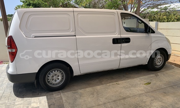 Buy Used Hyundai H1 White Car in Willemstad in Curacao Buy Used Hyundai H1 White Car in Willemstad in Curacao