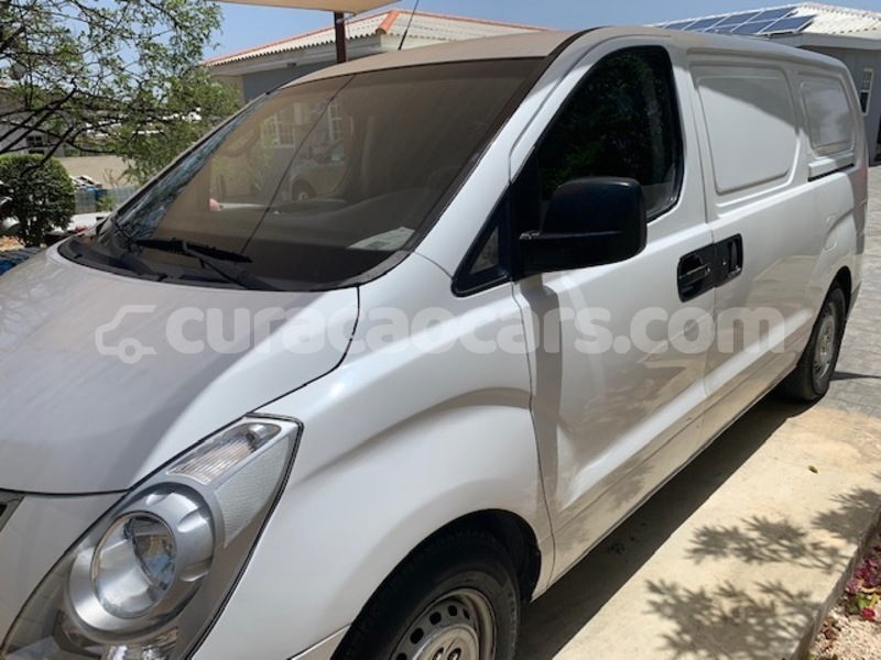 Big with watermark hyundai h1 curacao willemstad 3179