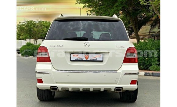 Buy Import Mercedes-Benz 190 (W201) White Car in Import - Dubai in Curacao Buy Import Mercedes-Benz 190 (W201) White Car in Import - Dubai in Curacao