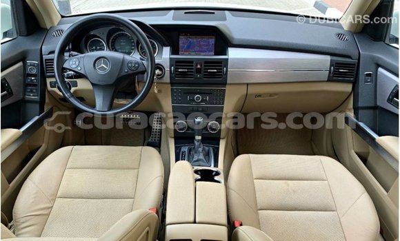 Buy Import Mercedes-Benz 190 (W201) White Car in Import - Dubai in Curacao Buy Import Mercedes-Benz 190 (W201) White Car in Import - Dubai in Curacao