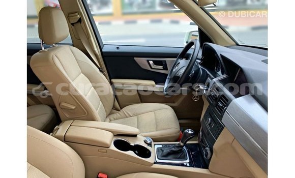 Buy Import Mercedes-Benz 190 (W201) White Car in Import - Dubai in Curacao Buy Import Mercedes-Benz 190 (W201) White Car in Import - Dubai in Curacao