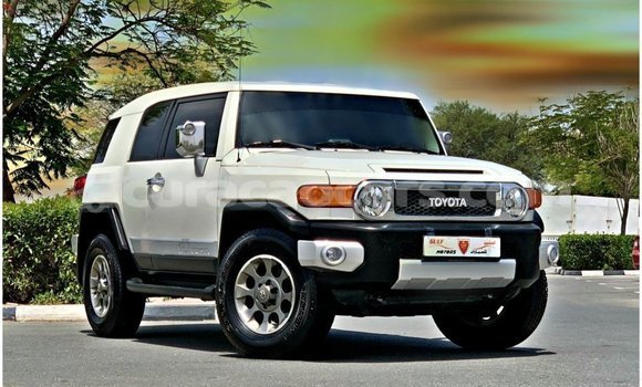 Buy Import Toyota FJ Cruiser White Car in Import - Dubai in Curacao