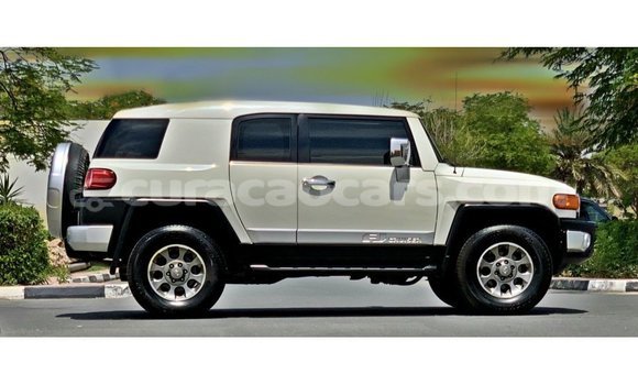 Buy Import Toyota FJ Cruiser White Car in Import - Dubai in Curacao Buy Import Toyota FJ Cruiser White Car in Import - Dubai in Curacao