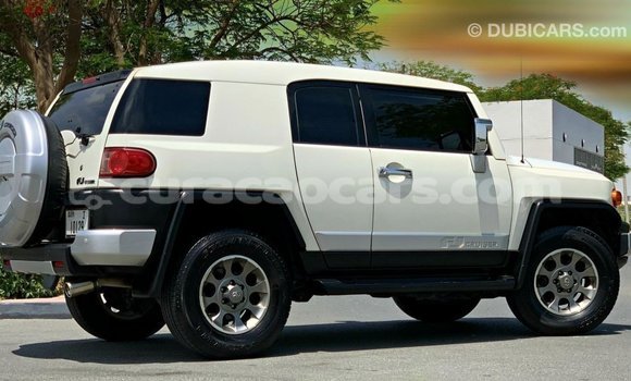 Buy Import Toyota FJ Cruiser White Car in Import - Dubai in Curacao Buy Import Toyota FJ Cruiser White Car in Import - Dubai in Curacao
