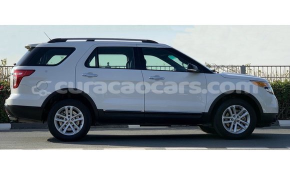 Buy Import Ford Explorer White Car in Import - Dubai in Curacao Buy Import Ford Explorer White Car in Import - Dubai in Curacao