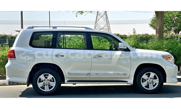 Buy Import Toyota Land Cruiser White Car in Import - Dubai in Curacao Buy Import Toyota Land Cruiser White Car in Import - Dubai in Curacao
