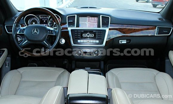 Buy Import Mercedes-Benz 190 (W201) White Car in Import - Dubai in Curacao Buy Import Mercedes-Benz 190 (W201) White Car in Import - Dubai in Curacao