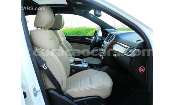 Buy Import Mercedes-Benz 190 (W201) White Car in Import - Dubai in Curacao Buy Import Mercedes-Benz 190 (W201) White Car in Import - Dubai in Curacao