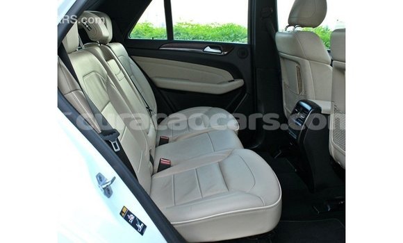 Buy Import Mercedes-Benz 190 (W201) White Car in Import - Dubai in Curacao Buy Import Mercedes-Benz 190 (W201) White Car in Import - Dubai in Curacao