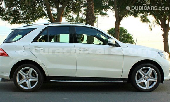 Buy Import Mercedes-Benz 190 (W201) White Car in Import - Dubai in Curacao Buy Import Mercedes-Benz 190 (W201) White Car in Import - Dubai in Curacao