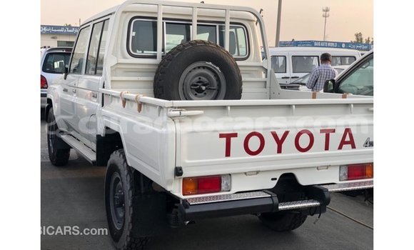 Buy Import Toyota Land Cruiser White Car in Import - Dubai in Curacao Buy Import Toyota Land Cruiser White Car in Import - Dubai in Curacao