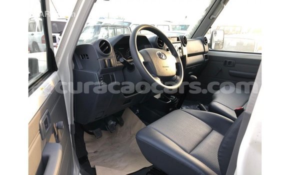 Buy Import Toyota Land Cruiser White Car in Import - Dubai in Curacao Buy Import Toyota Land Cruiser White Car in Import - Dubai in Curacao