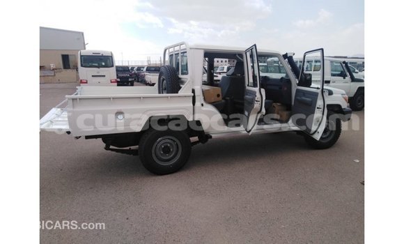 Buy Import Toyota Land Cruiser White Car in Import - Dubai in Curacao Buy Import Toyota Land Cruiser White Car in Import - Dubai in Curacao