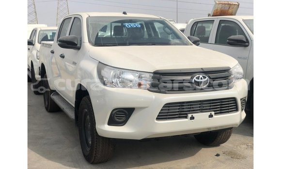 Buy Import Toyota Hilux White Car in Import - Dubai in Curacao