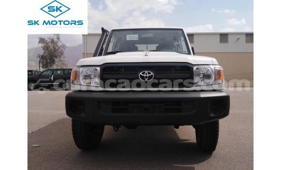 Buy Import Toyota Land Cruiser White Car in Import - Dubai in Curacao