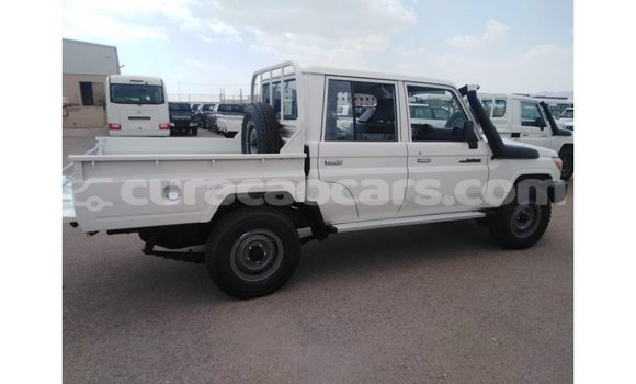 Buy Import Toyota Land Cruiser White Car in Import - Dubai in Curacao Buy Import Toyota Land Cruiser White Car in Import - Dubai in Curacao
