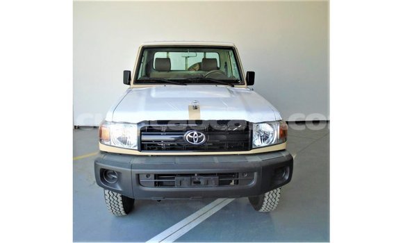 Buy Import Toyota Land Cruiser Beige Car in Import - Dubai in Curacao