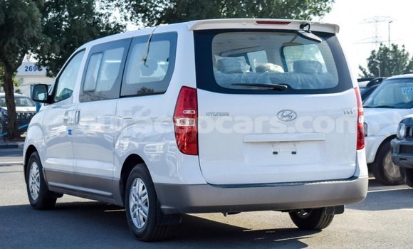 Buy Import Hyundai Accent White Car in Import - Dubai in Curacao Buy Import Hyundai Accent White Car in Import - Dubai in Curacao