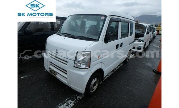 Buy Import Suzuki Every White Truck in Import - Dubai in Curacao
