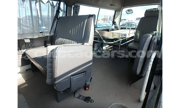 Buy Import Nissan Caravan White Car in Import - Dubai in Curacao Buy Import Nissan Caravan White Car in Import - Dubai in Curacao