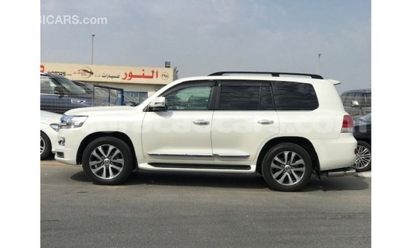 Buy Import Toyota Land Cruiser White Car in Import - Dubai in Curacao Buy Import Toyota Land Cruiser White Car in Import - Dubai in Curacao