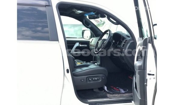 Buy Import Toyota Land Cruiser White Car in Import - Dubai in Curacao Buy Import Toyota Land Cruiser White Car in Import - Dubai in Curacao