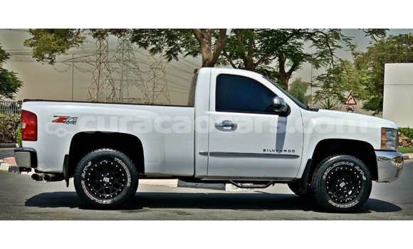 Buy Import Chevrolet Silverado White Car in Import - Dubai in Curacao Buy Import Chevrolet Silverado White Car in Import - Dubai in Curacao