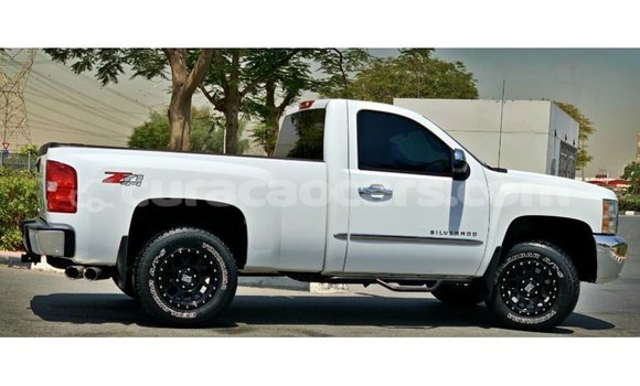 Buy Import Chevrolet Silverado White Car in Import - Dubai in Curacao Buy Import Chevrolet Silverado White Car in Import - Dubai in Curacao