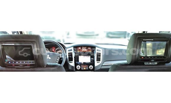 Buy Import Mitsubishi Pajero White Car in Import - Dubai in Curacao Buy Import Mitsubishi Pajero White Car in Import - Dubai in Curacao