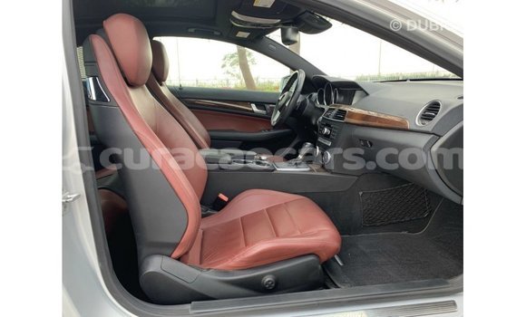 Buy Import Mercedes-Benz 190 (W201) Other Car in Import - Dubai in Curacao Buy Import Mercedes-Benz 190 (W201) Other Car in Import - Dubai in Curacao