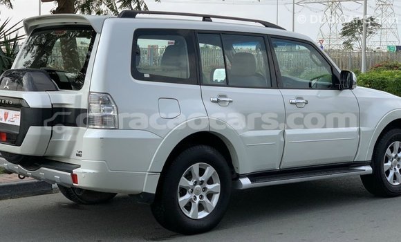 Buy Import Mitsubishi Pajero White Car in Import - Dubai in Curacao Buy Import Mitsubishi Pajero White Car in Import - Dubai in Curacao