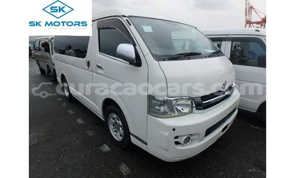 Buy Import Toyota Regius White Car in Import - Dubai in Curacao Buy Import Toyota Regius White Car in Import - Dubai in Curacao