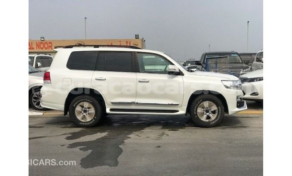 Buy Import Toyota Land Cruiser White Car in Import - Dubai in Curacao Buy Import Toyota Land Cruiser White Car in Import - Dubai in Curacao